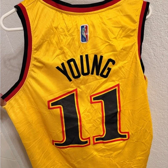 Nike Yellow Jersey with Red Hawk Design - Picture 5 of 5